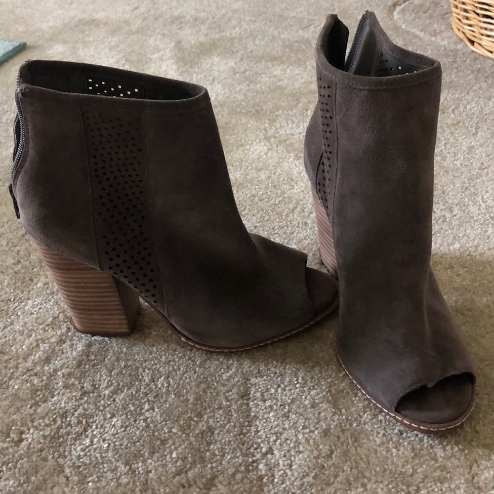 Gianni bini grey suede heels